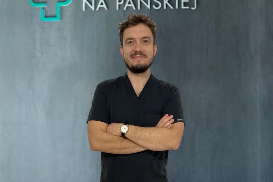 Bartosz Węgierek - lekarz dentysta 
